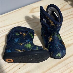 Size 6 Toddler Bogs Navy Dinosaur Print Boots